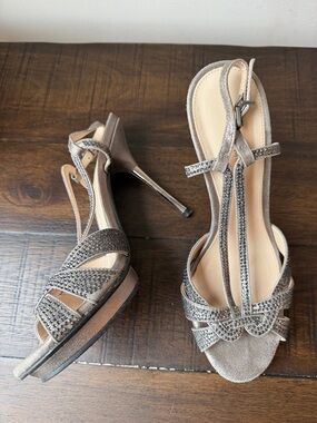 Pelle Moda Vero Cuoio Metallic T-Strap Platform Stiletto Heels Women's Size 7M